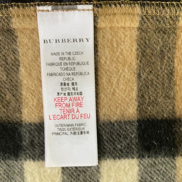 Burberry Kids Check Double Layer Cashmere Snood With Snap Button Closure - Picture 6 of 10